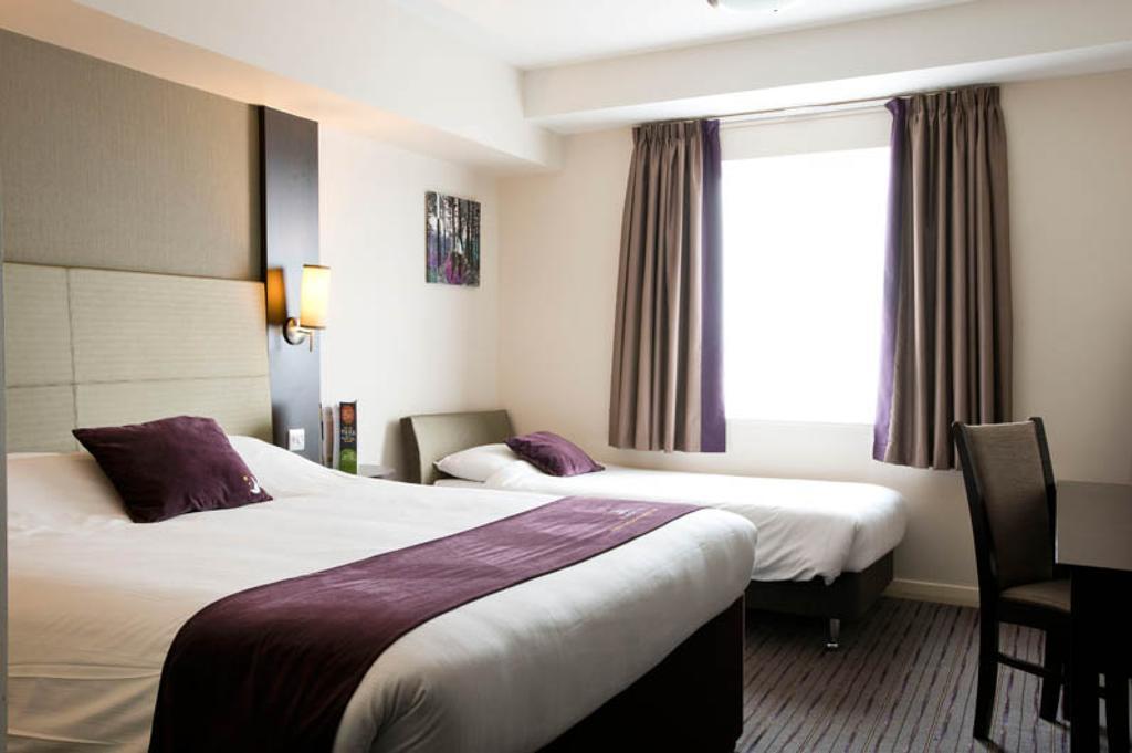Premier Inn London Romford Central Δωμάτιο φωτογραφία