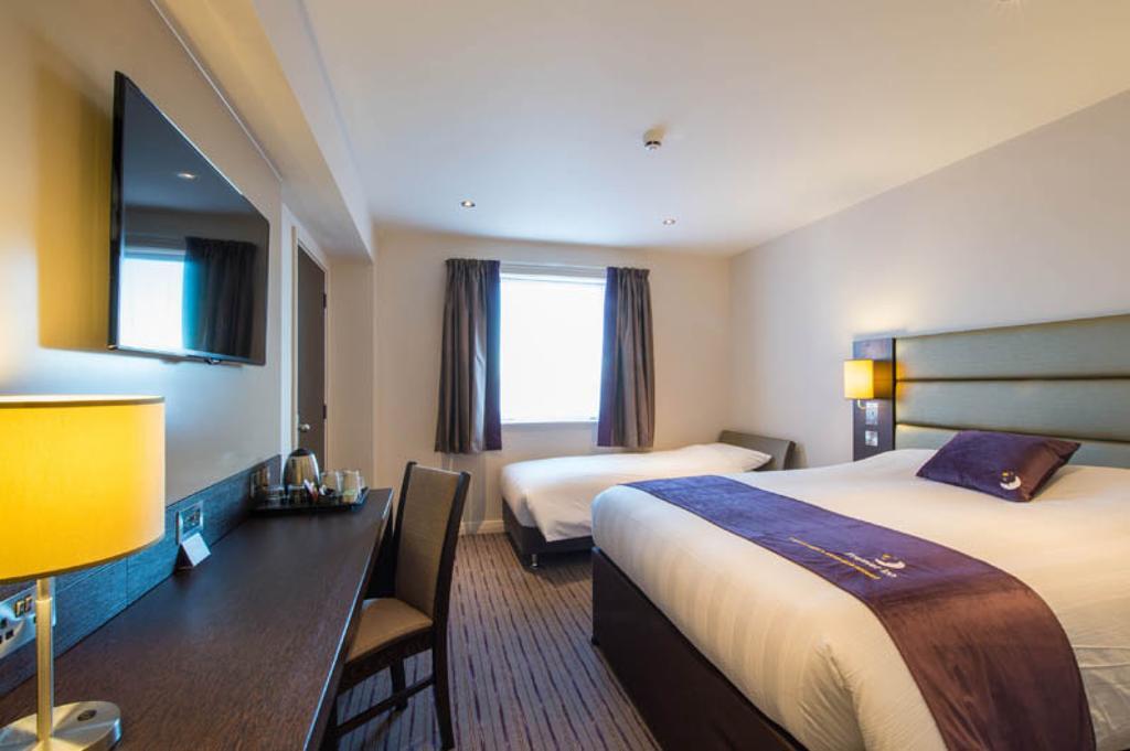 Premier Inn London Romford Central Δωμάτιο φωτογραφία