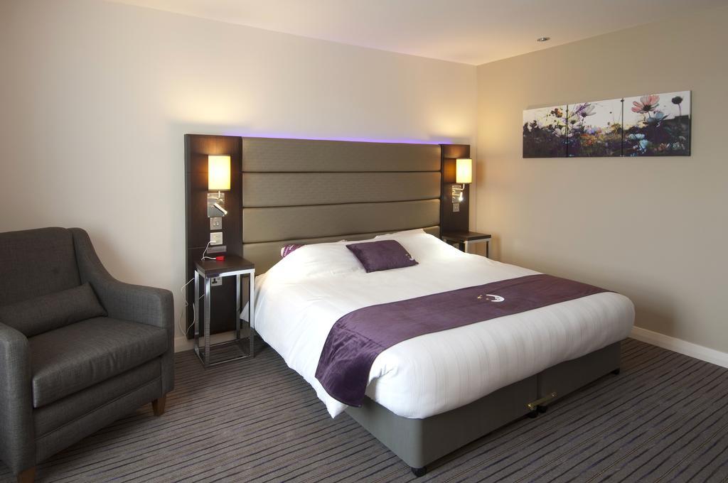 Premier Inn London Romford Central Δωμάτιο φωτογραφία