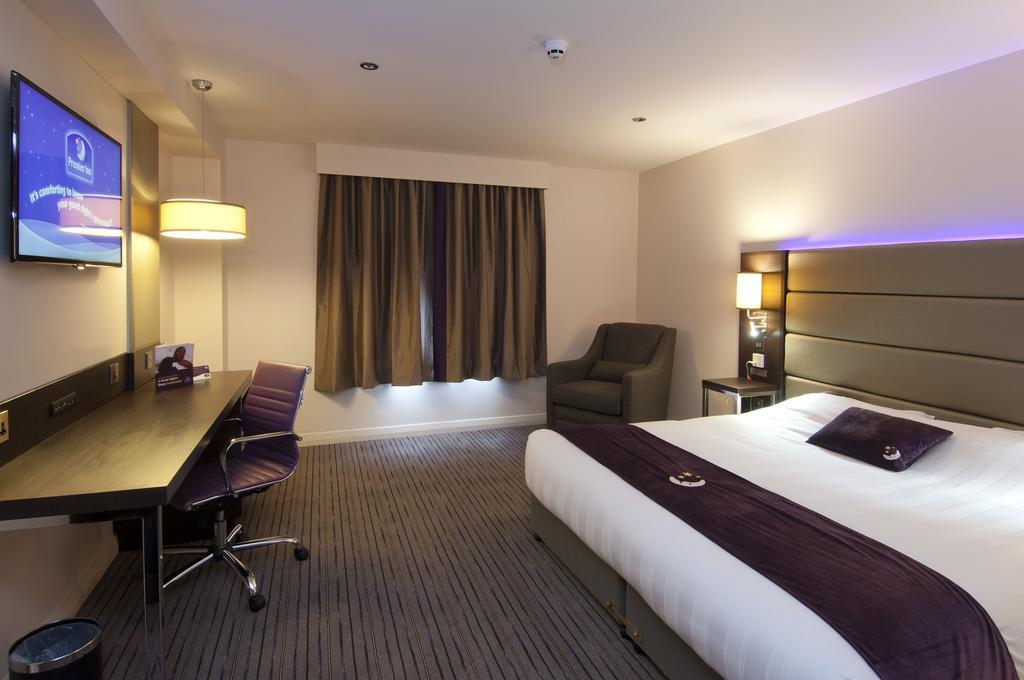 Premier Inn London Romford Central Εξωτερικό φωτογραφία
